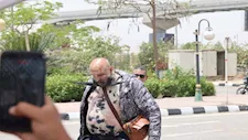 بعد طرده من عزاء هاني شاكر.. حسن الهلالي يثير الجدل بجنازة عبدالرحمن أبو