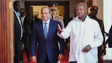 بالصور.. رئيس أوغندا يرحب بالسيسي ويشدد على توسيع التعاون الثنائي 
