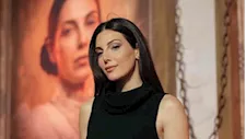 فستان أبيض وأسود.. رزان جمال تنشر صورًا من عرض فيلم "أسد"