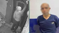 فيديو مرعب في بورسعيد.. زوج يشعل النار بباب شقة زوجته والسبب صادم