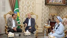 محافظ المنيا يبحث مع مؤسسة العناني تعزيز التعاون لتنفيذ مشروعات تنموية