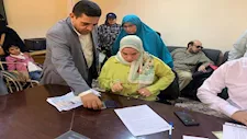 جنوب سيناء تسلم 10 عقود عمل لذوي الهمم ضمن خطة لتوفير 40 فرصة (صور)