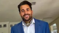 بعد زيارته للقاهرة.. مبعوث ترامب يشيد بالحمام المصري (فيديو)