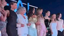 ياسمين صبري تنشر فيديو يجمعها مع 9 نجمات بمهرجان كان السينمائي والجمهور
