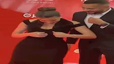 بالصور-  يارا السكري تمازح عصام السقا في حفل توزيع جوائز "Trend Awards"