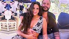 بعد إثارتها الجدل بسبب قبلة.. 20 صورة رومانسية جمعت آية سماحة بزوجها