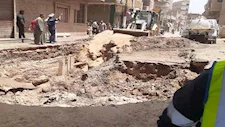 بعد كسره مرتين.. محافظة سوهاج توضح سبب كسر خط المياه في طما (صور)