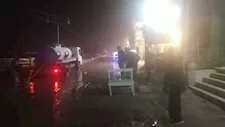 بسبب شدة الرياح.. أمواج بحيرة قارون تغرق الطريق السياحي بالفيوم (صور)