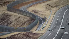   بينها رصيف وأشجار.. تعرف على أغرب الحدود بين الدول حول العالم