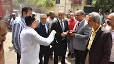 محافظ أسيوط يتفقد سوق منفلوط ويؤكد ضرورة تنظيم الباعة الجائلين