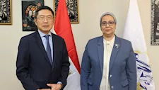 رئيس القومي للمرأة تبحث مع سفير سنغافورة تعزيز التعاون 
