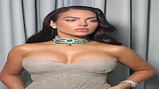 بعد ظهورها بالشعر الأشقر في مهرجان كان.. أجرأ إطلالات جورجينا المثيرة للجدل