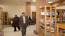 محافظ القليوبية يتفقد مكتبة مصر العامة ويشيد بأنشطة تنمية النشء (صور)