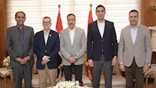 محافظ بورسعيد يستقبل وزيري التخطيط والشباب لتفقد المنشآت الرياضية والتعليمية