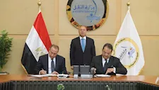 وزير النقل يشهد توقيع اتفاقية لتطوير الحجز الإلكتروني بأتوبيسات نقل الركاب