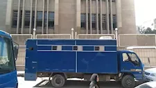  وصول المتهمين في قضية "طفل باسوس ووالده" لمحكمة جنايات شبرا الخيمة