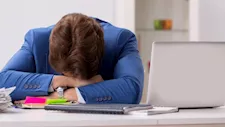  6 علامات تكشف إرهاقك النفسي والجسدي
