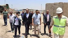 محافظ القليوبية يتابع إنشاء شلتر للكلاب الضالة بمدينة أبو زعبل (صور)