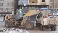 بسبب القمامة والمخلفات.. محافظ الجيزة يطيح بمسؤولي النظافة في 3 أحياء