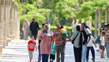 إقبال كثيف.. "مصراوي" يرصد احتفالات المواطنين بعيد الأضحى داخل حديقة الأزهر