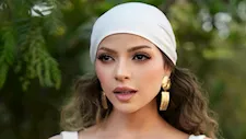 فستان أبيض.. ميرنا جميل تخطف الأنظار في أحدث جلسة تصوير