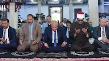 محافظ الإسكندرية يشارك المواطنين صلاة عيد الأضحى بمسجد سيدي جابر (صور)