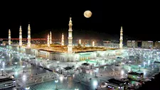 كيف تحولت المدينة إلى دار السكينة والجمال؟.. عالم بالأوقاف يوضح