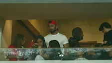 تامر حسني يدعم منتخب مصر من استاد القاهرة قبل بدء حفله الجماهيري - صور
