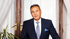 البنك الأهلي يحذر من صفحات وهمية تنتحل اسمه وتروج لجوائز مزيفة