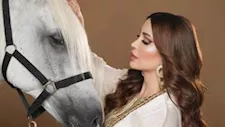 نسرين طافش مع الحصان وميرنا جميل جريئة.. لقطات نجوم الفن خلال 24 ساعة