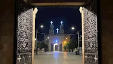 تسرب غاز في غرف المبيت.. تفاصيل نجاة 5 زائرين من الموت داخل الدير المحرق بأسيوط
