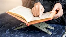 سورة الحجرات.. منهج رباني لإصلاح الأخلاق وبناء مجتمع متماسك
