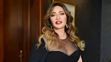"خبر موجع وصعب".. ليلى علوي تودع هاني شاكر بكلمات مؤثرة