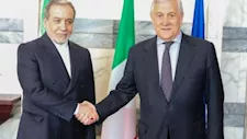 لتجنب التصعيد.. وزير خارجية إيران يبحث مع نظيره الإيطالي إعادة فتح مضيق هرمز