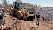 الحكومة تلاحق مخالفي البناء في العيد. حملات لإزالة التعديات بالمحافظات