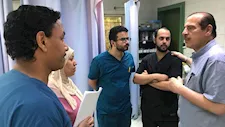 خلال تفقده منشآت طبية.. نائب وزير الصحة يوجه باتخاذ إجراءات فورية لتحسين الخدمات 