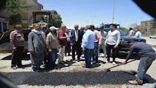 محافظ أسيوط يتفقد إنشاء مطبات صناعية بطريق الأربعين