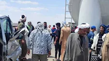 إصابة 12 شخصًا في تصادم "نقل وتُمناية" على صحراوي البحيرة  
