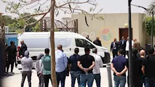 لحظة وصول جثمان هاني شاكر إلى مسجد أبو شقة.. استعدادات صلاة الجنازة