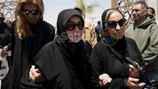 بالحجاب.. أول ظهور لـ ميرفت أمين بعد أزمتها الصحية في جنازة هاني شاكر (صور)