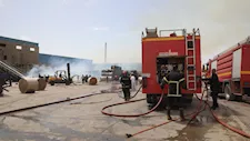 السيطرة على حريق مصنع ورق ببني سويف