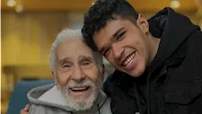 حفيد عبدالرحمن أبو زهرة يطلب الدعاء لجده: "صديقي ومثلي الأعلى"