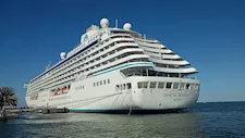 اليوم.. السفينة السياحية CRYSTAL SERENITY تغادر ميناء بورسعيد