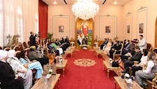 بالصور.. البابا تواضروس الثاني يستقبل وفدًا روسيًا رفيع المستوى بالمقر البابوي في القاهرة