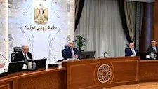 إيرادات السياحة تقفز إلى 14.4 مليار دولار وتحويلات المصريين إلى 34.9 مليارًا