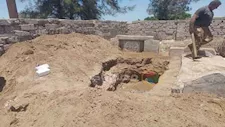 هنا سيدفن.. تجهيز قبر الفنان عبد العزيز مخيون لاستقبال الجثمان