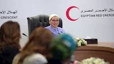 انتصار السيسي تشيد بدور متطوعي الهلال الأحمر المصري في دعم غزة