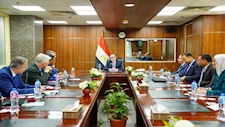 وزير التخطيط يبحث مع المدير الإقليمي للبنك الدولي تمويل منصات التصنيع الزراعي