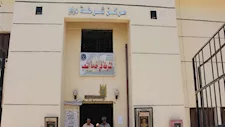 كاميرات المراقبة تكشف لغز طفل داخل مقابر دراو بأسوان
