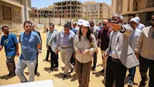 وزيرة الإسكان تتابع تطوير "دار مصر الأندلس" وتستمع لمطالب السكان